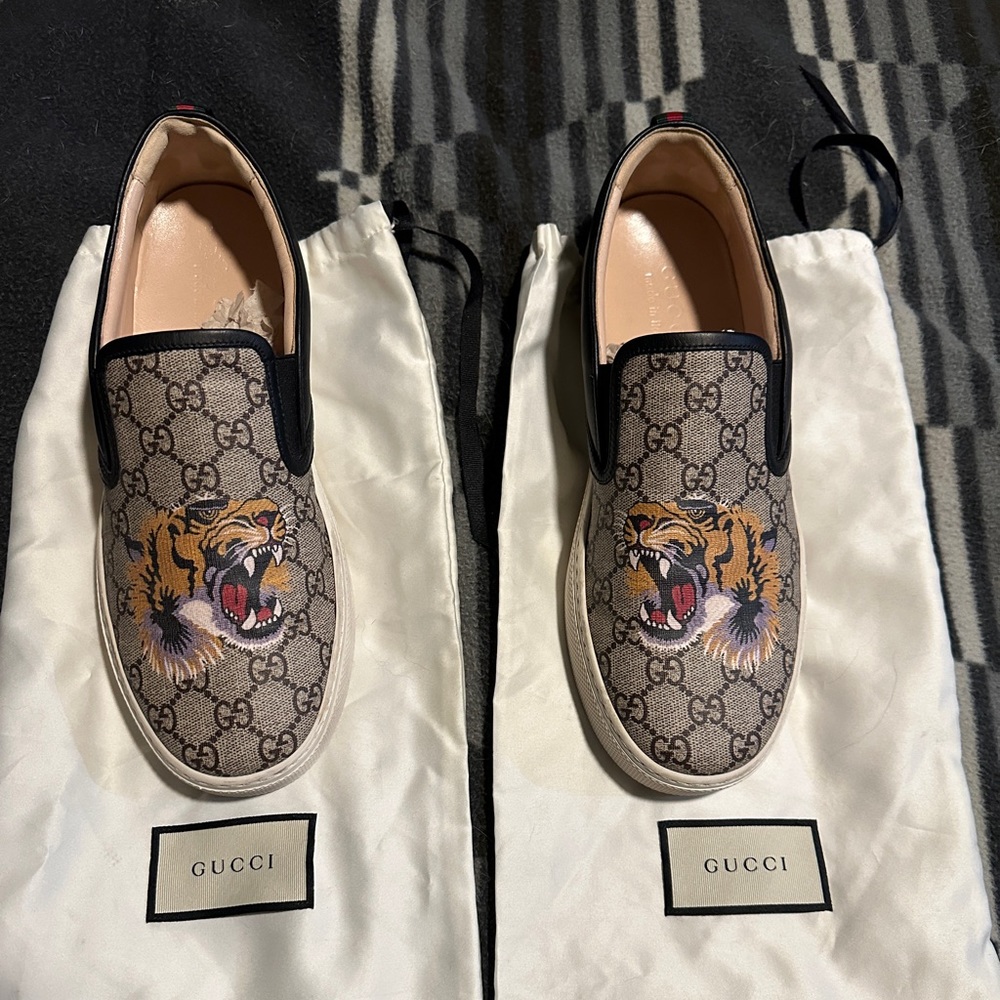 Men's GUCCI GG Supreme Tiger Slip On Sneakers RARE  Sz :US 9.5